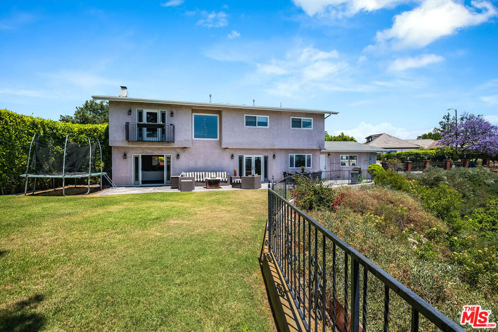 8407 Skyline Drive