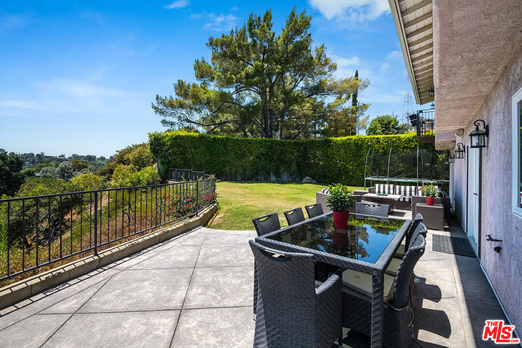 8407 Skyline Drive