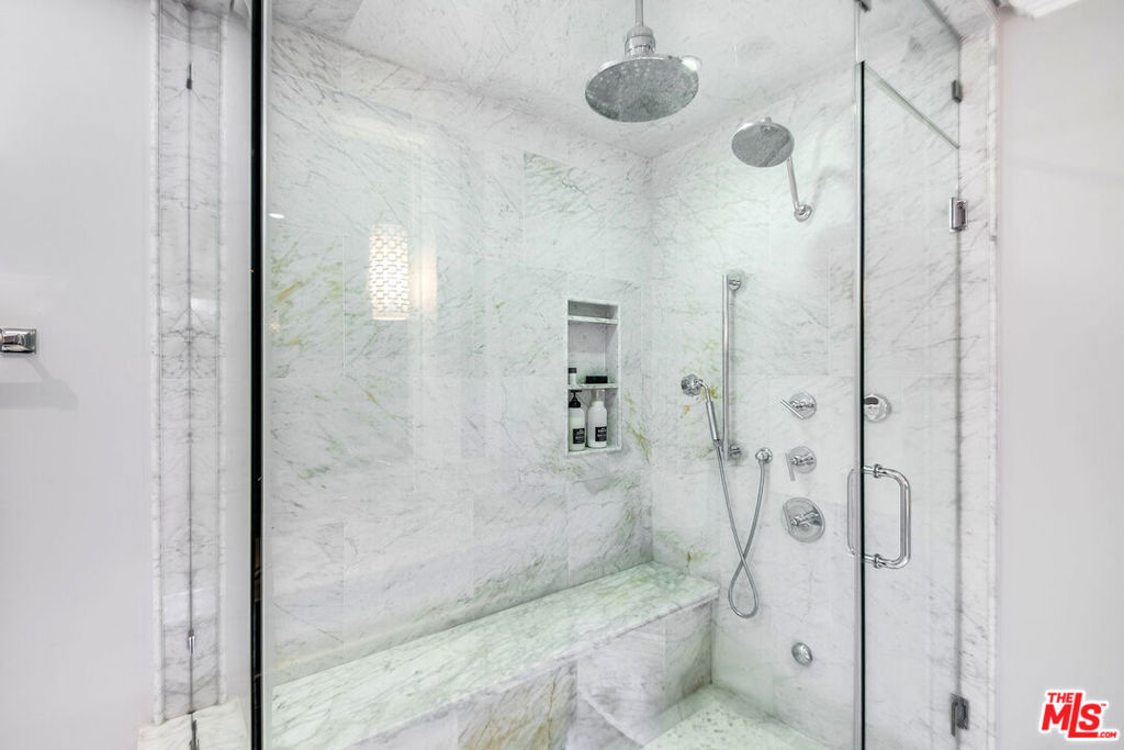 8407 Skyline Drive
