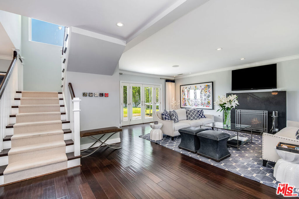 8407 Skyline Drive