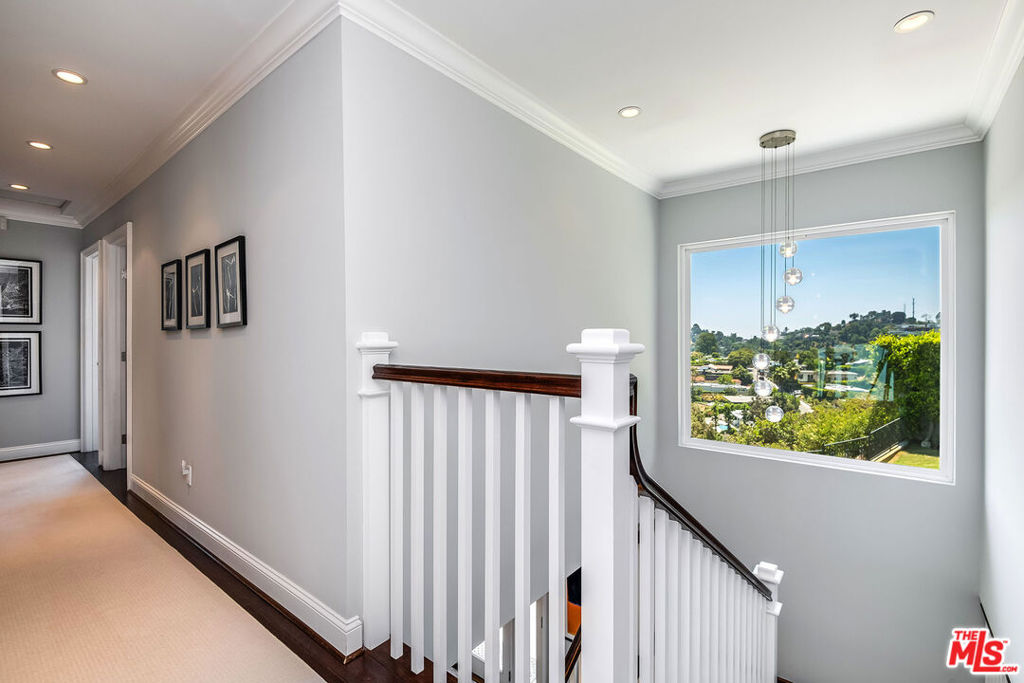 8407 Skyline Drive