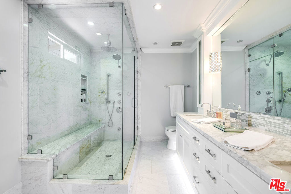 8407 Skyline Drive