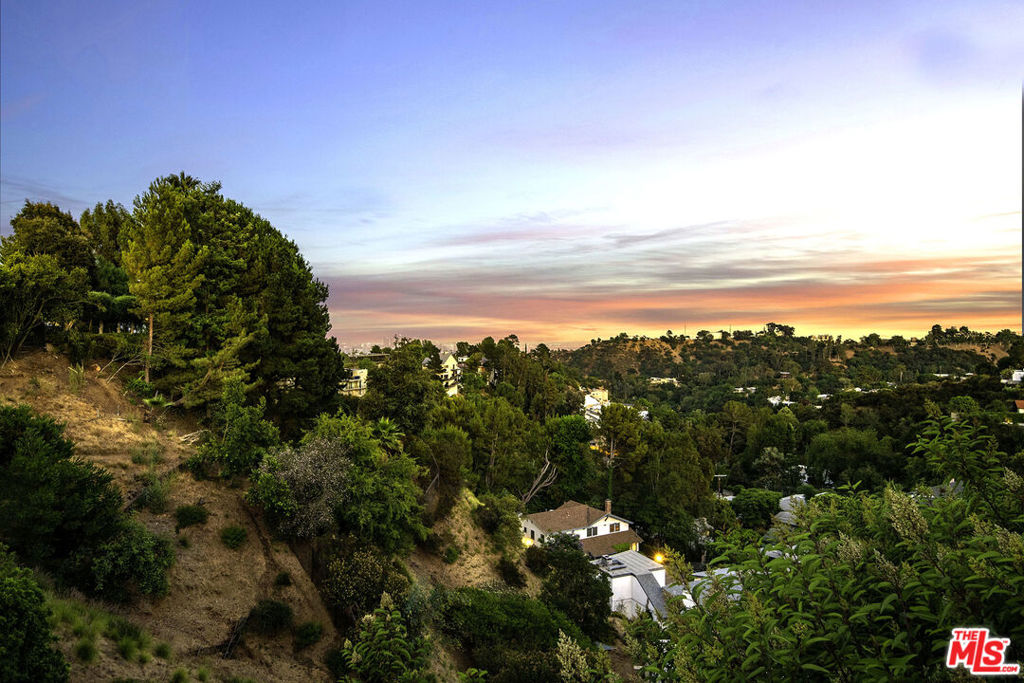 8407 Skyline Drive