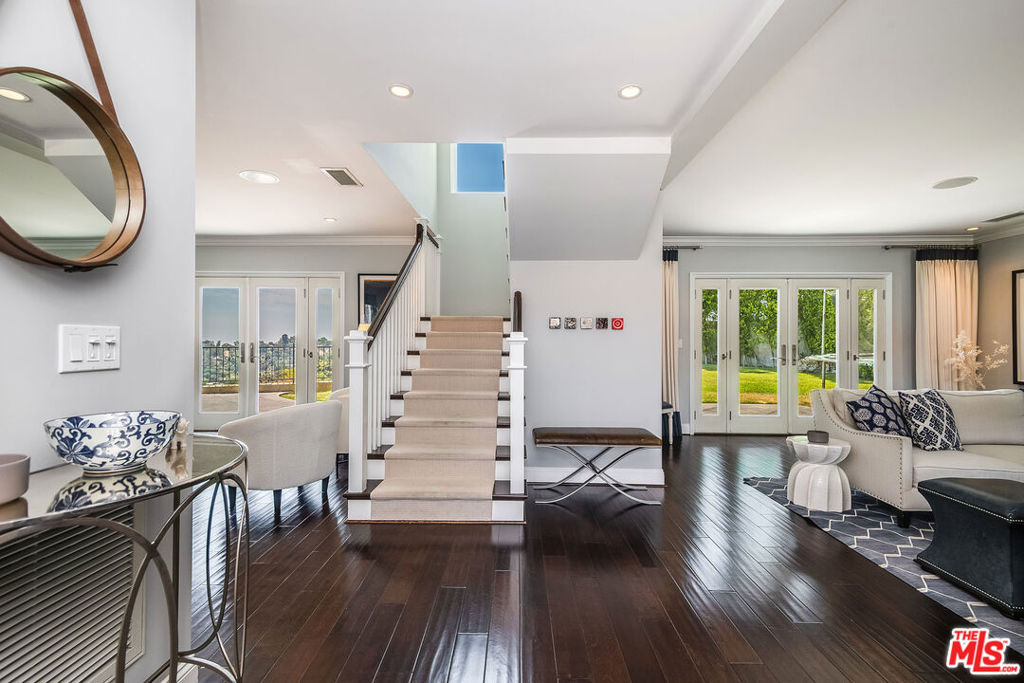 8407 Skyline Drive