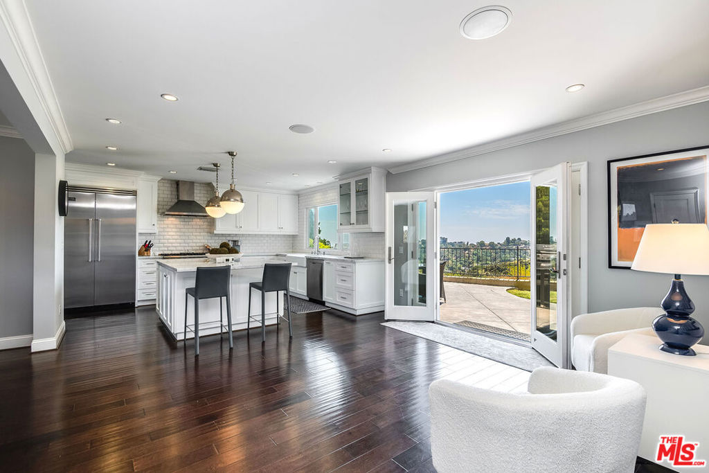 8407 Skyline Drive