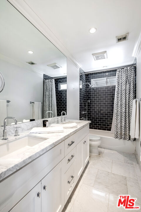 8407 Skyline Drive