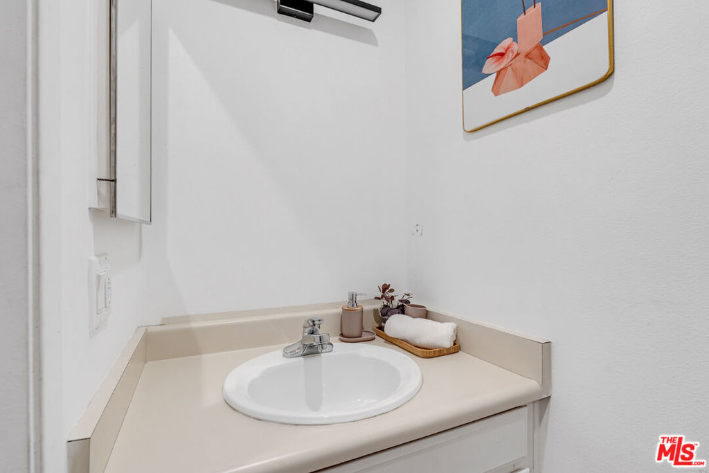 1540 N Bronson Avenue 1