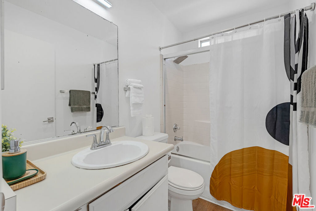 1540 N Bronson Avenue 1