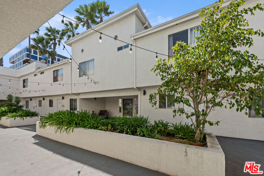 1540 N Bronson Avenue 1