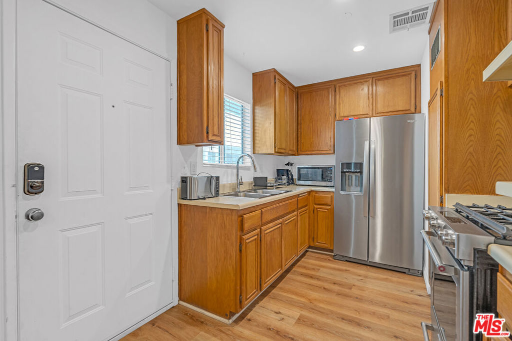 1540 N Bronson Avenue 1