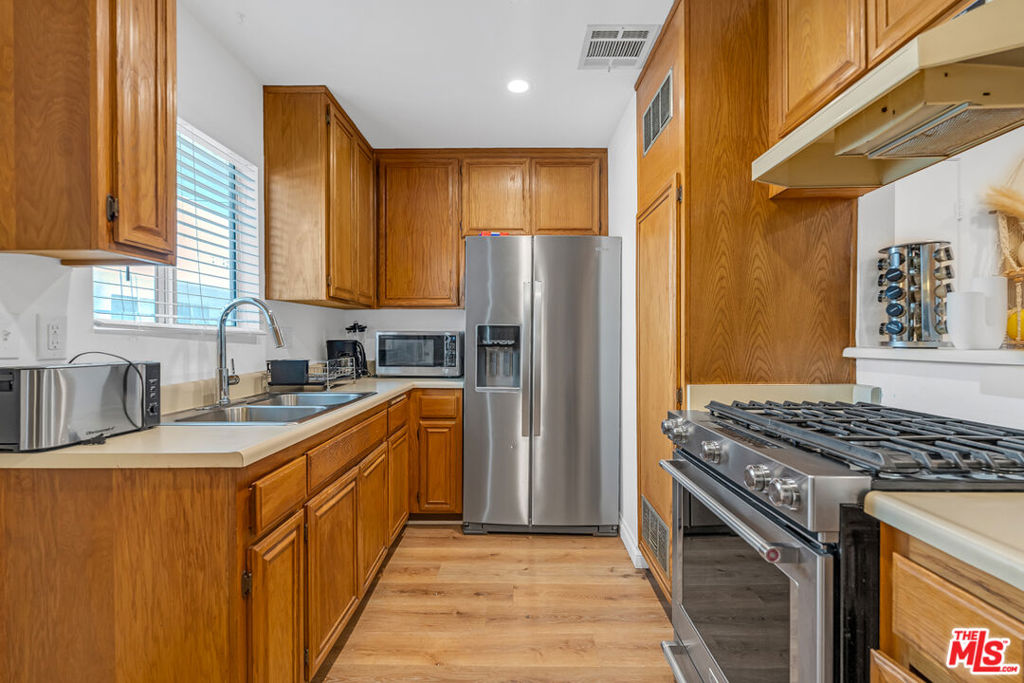 1540 N Bronson Avenue 1