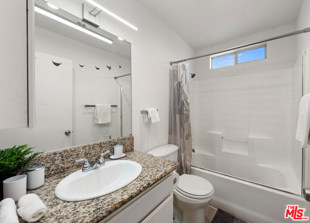 1540 N Bronson Avenue 3