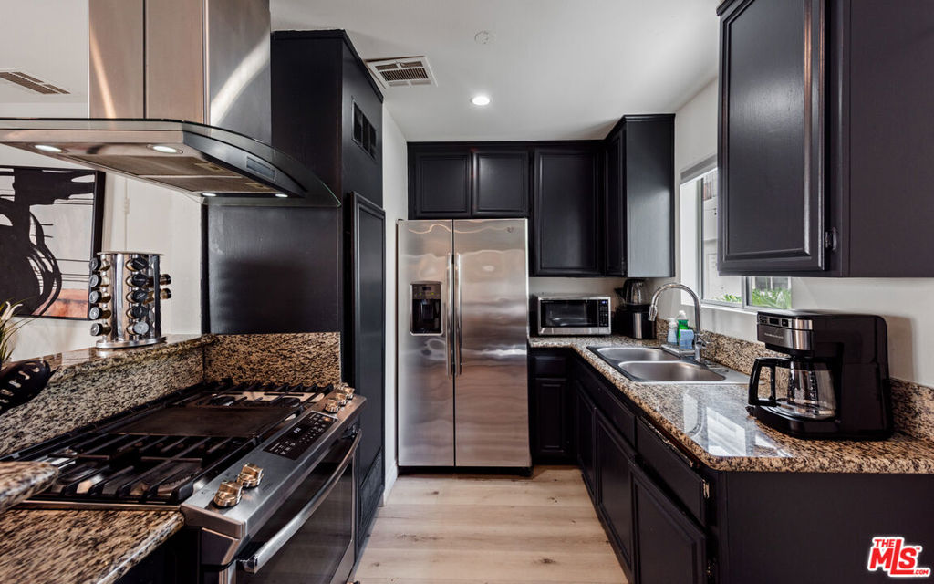 1540 N Bronson Avenue 3