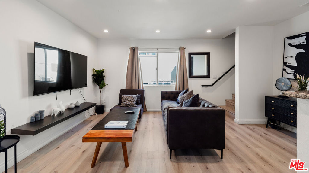 1540 N Bronson Avenue 3