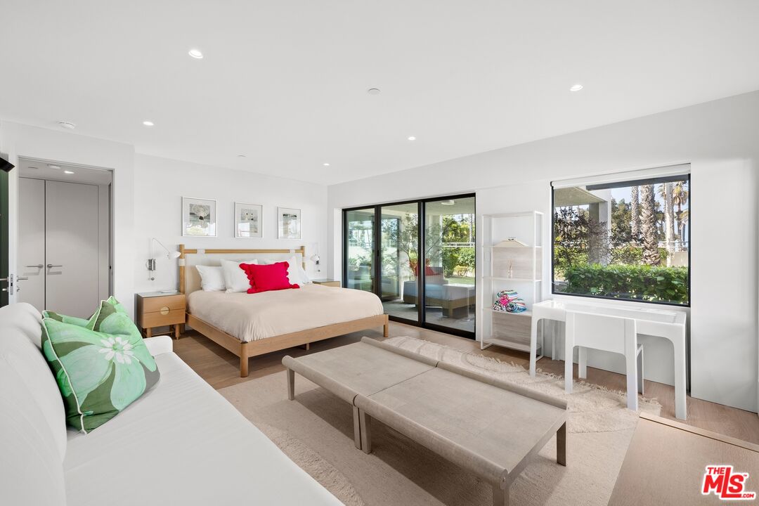 10 Ocean Park Blvd Unit: 1
