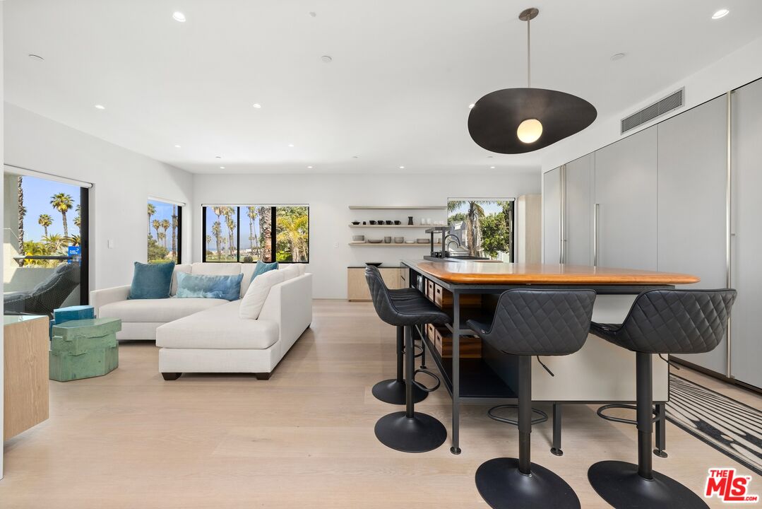 10 Ocean Park Blvd Unit: 1