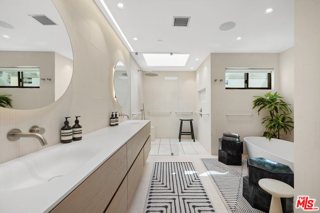 10 Ocean Park Blvd Unit: 1
