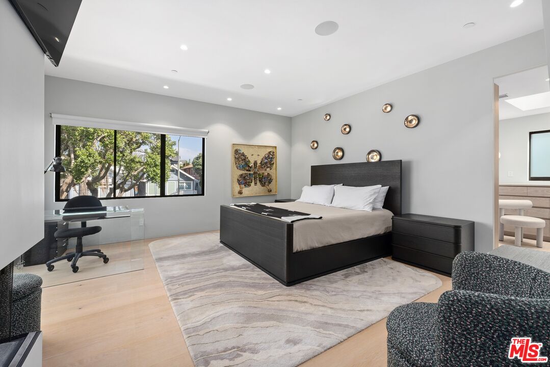 10 Ocean Park Blvd Unit: 1