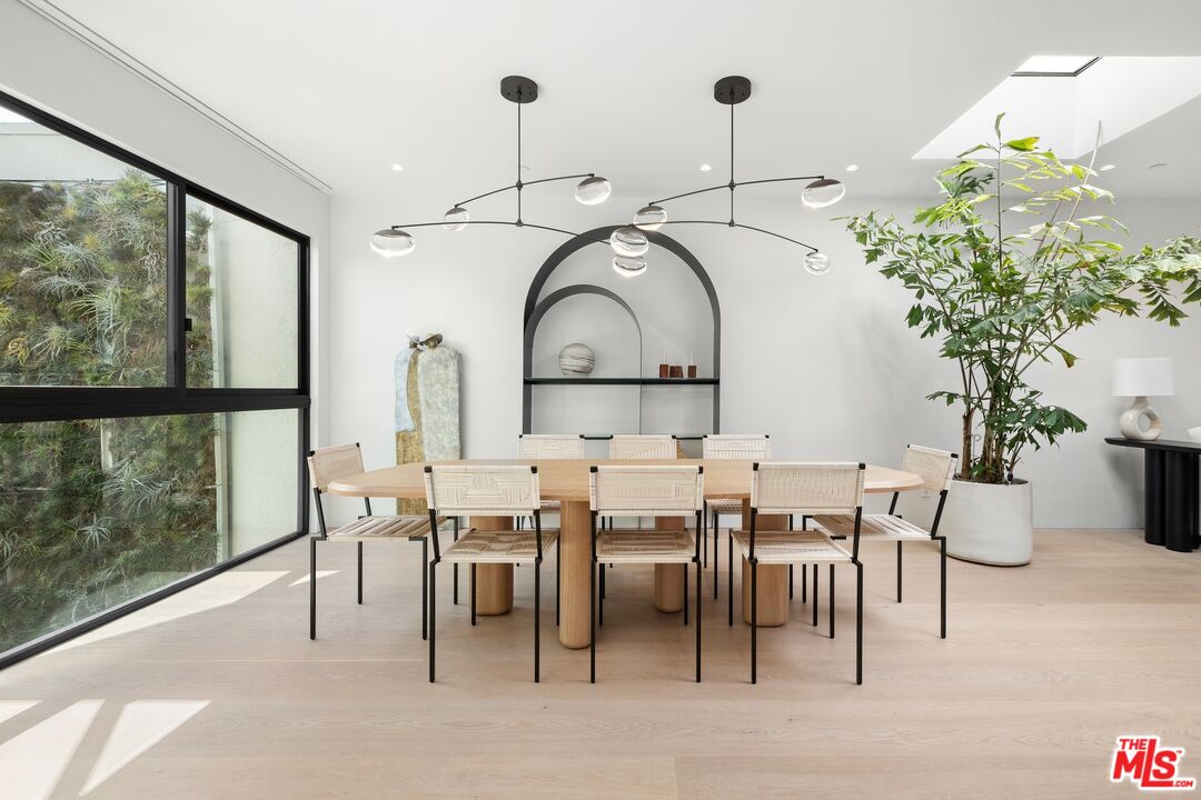 10 Ocean Park Blvd Unit: 1