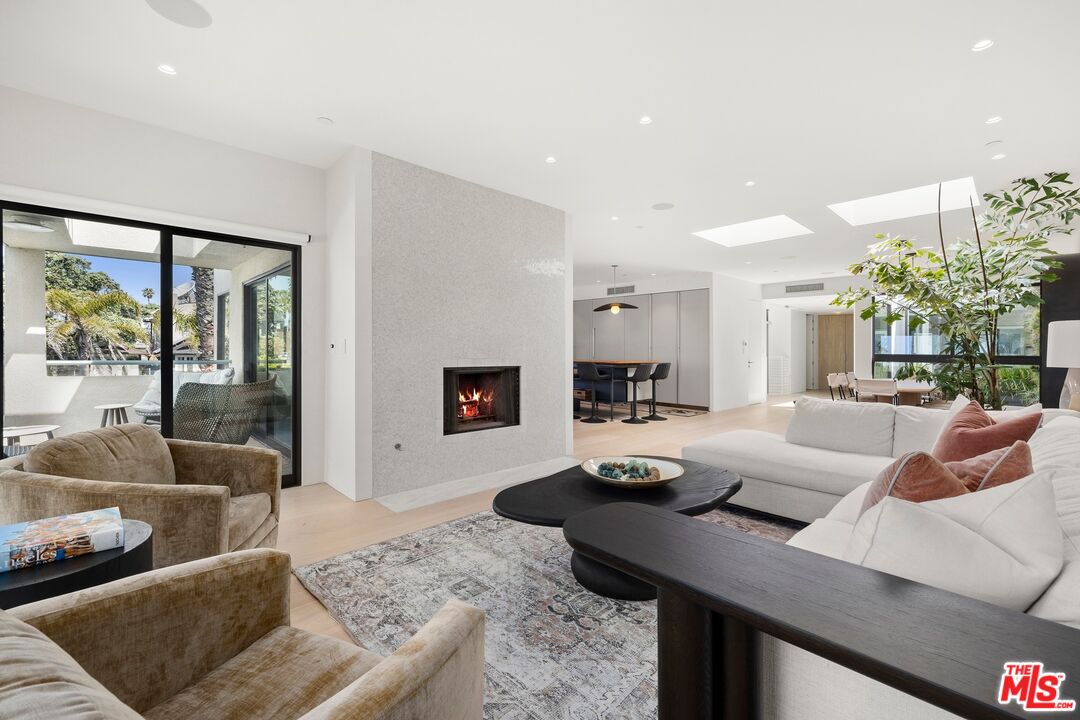 10 Ocean Park Blvd Unit: 1