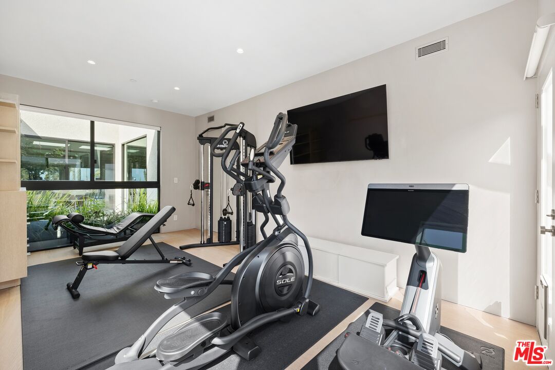 10 Ocean Park Blvd Unit: 1