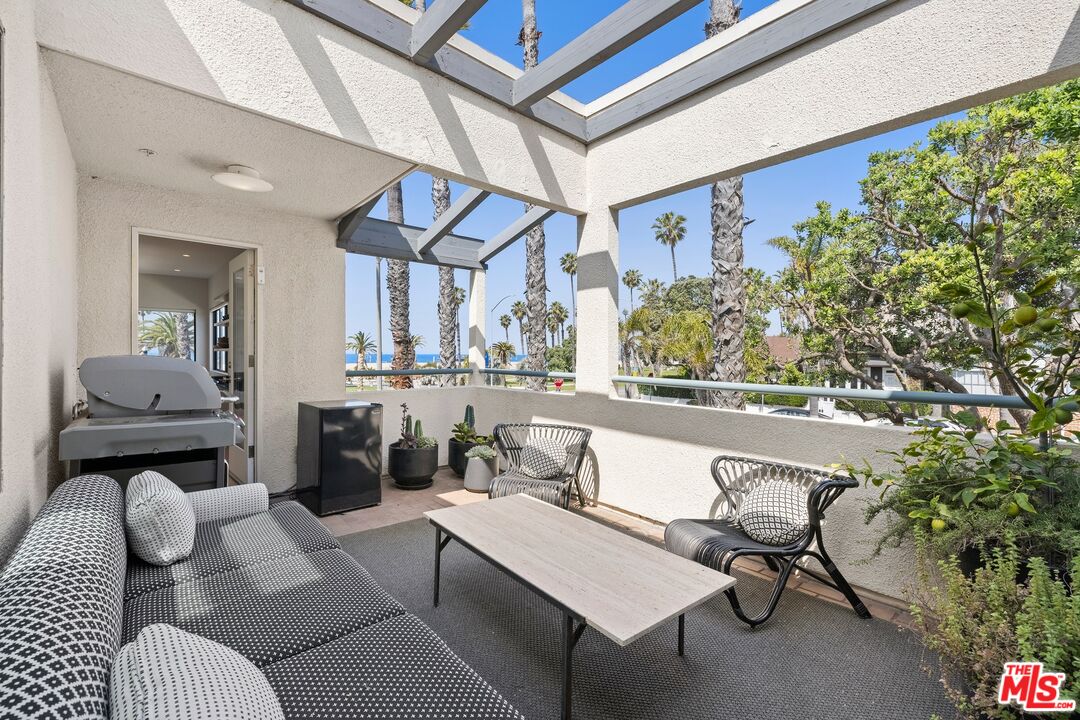 10 Ocean Park Blvd Unit: 1