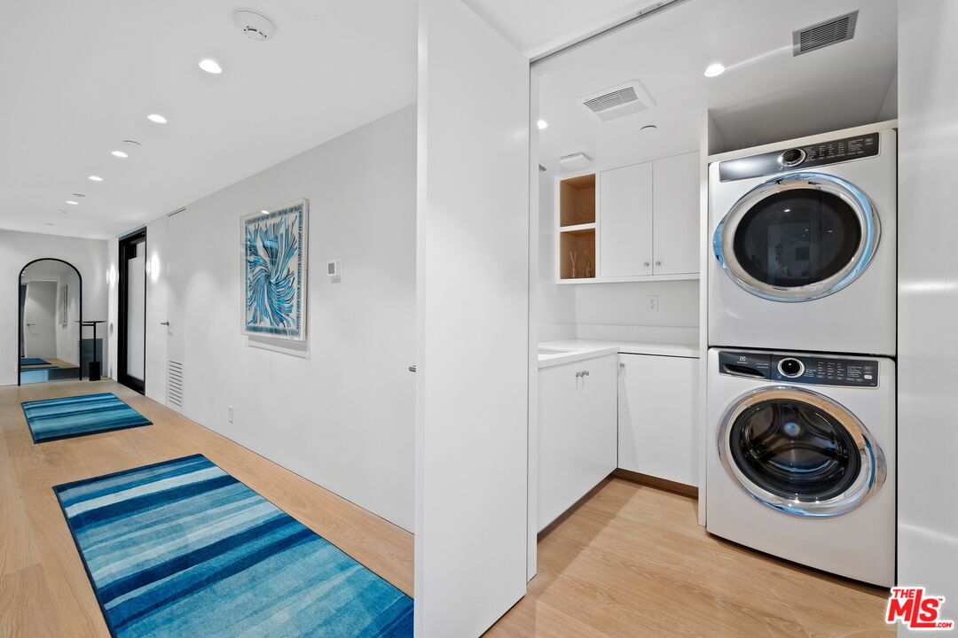 10 Ocean Park Blvd Unit: 1