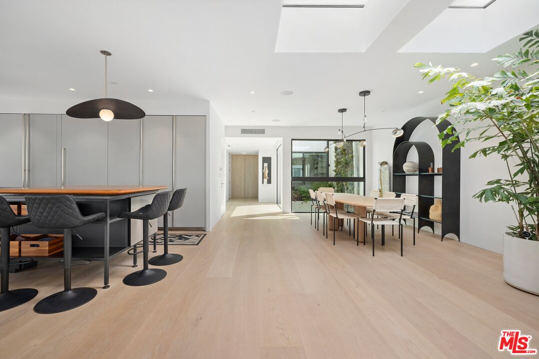 10 Ocean Park Blvd Unit: 1