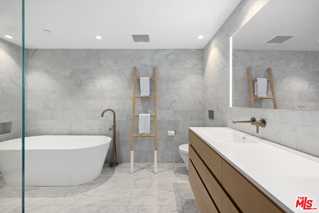10 Ocean Park Blvd Unit: 1