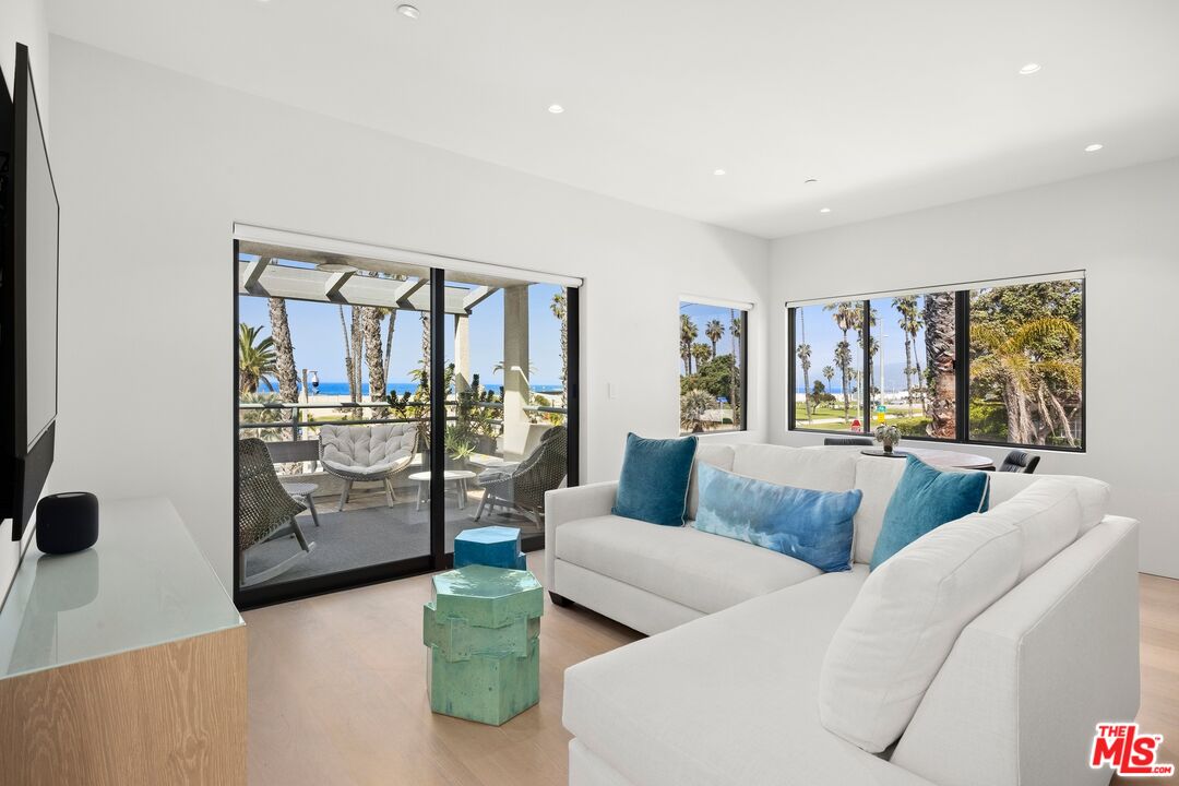 10 Ocean Park Blvd Unit: 1