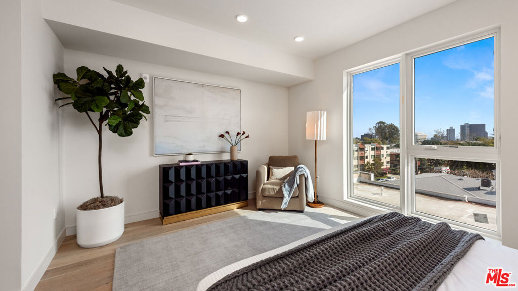 505 Barrington 302