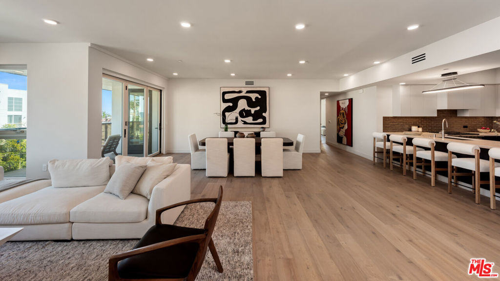 505 Barrington 302