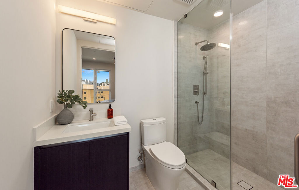 505 Barrington 302