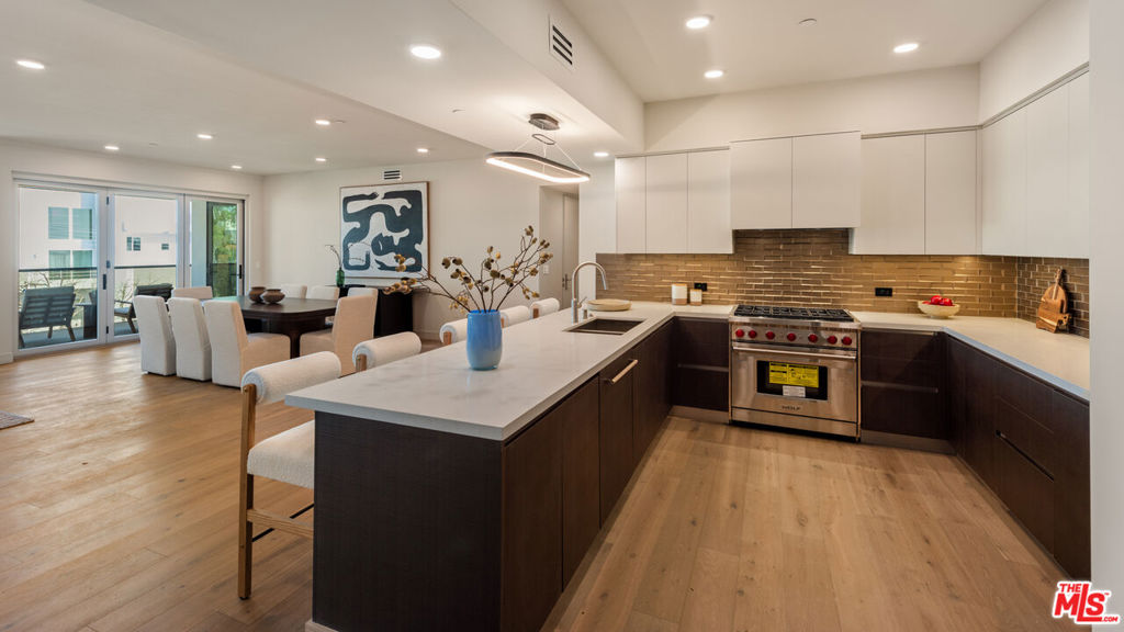 505 Barrington 302