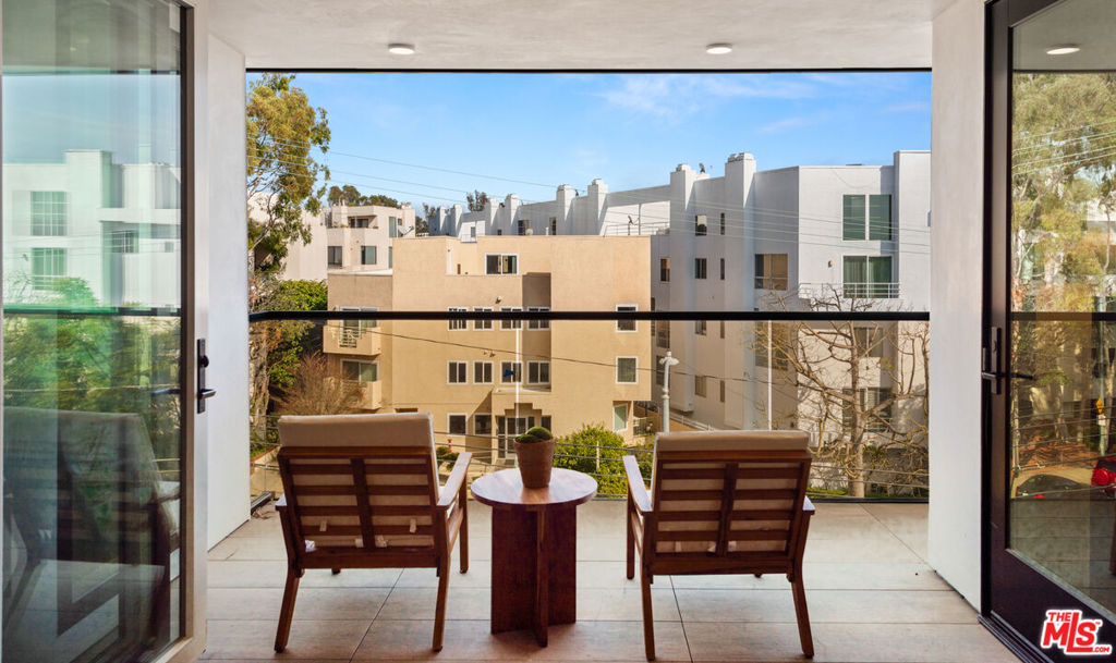 505 Barrington 302