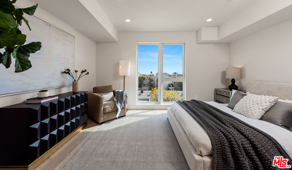 505 Barrington 302