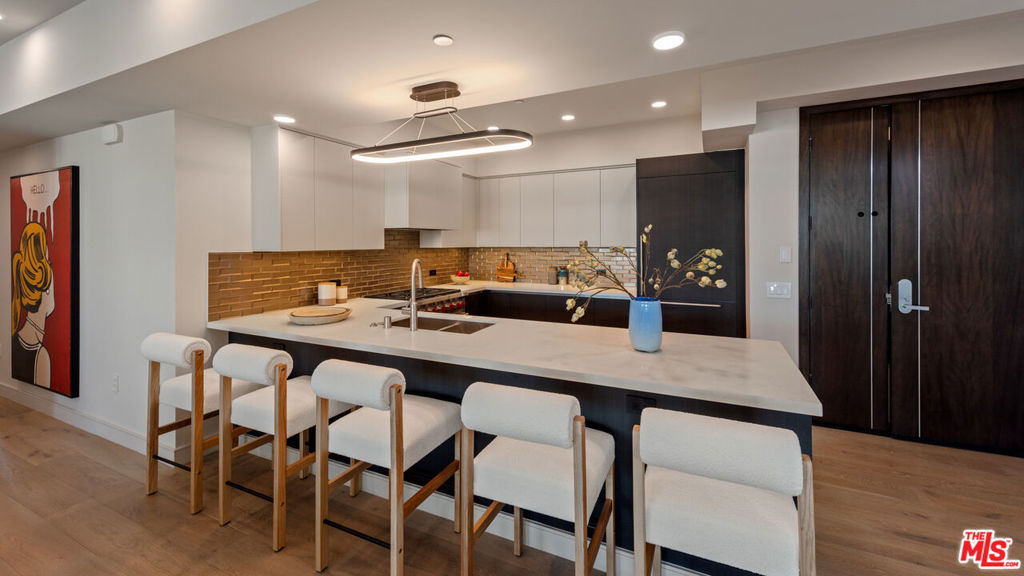 505 Barrington 302