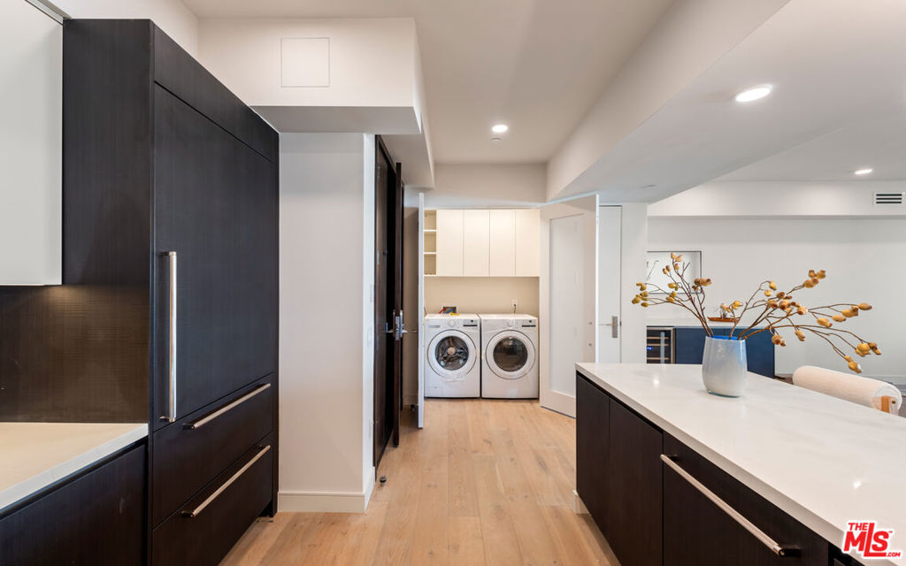 505 Barrington 302