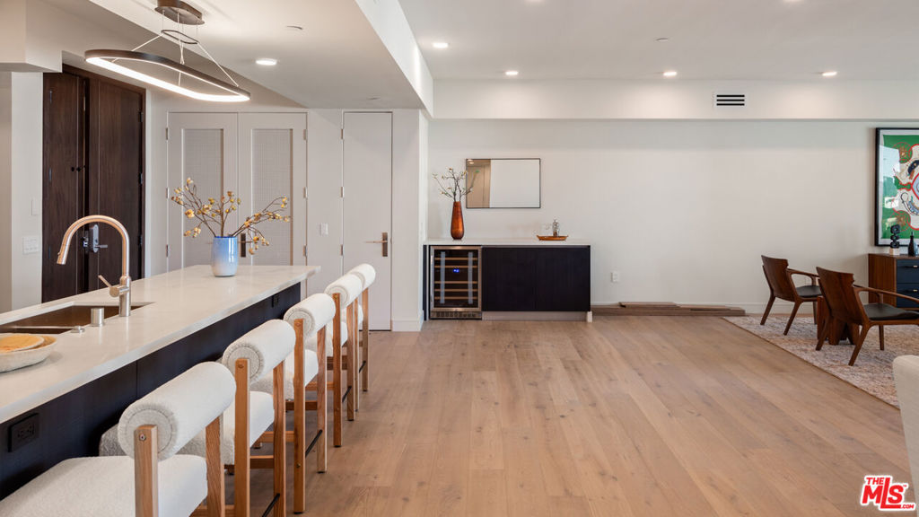 505 Barrington 302