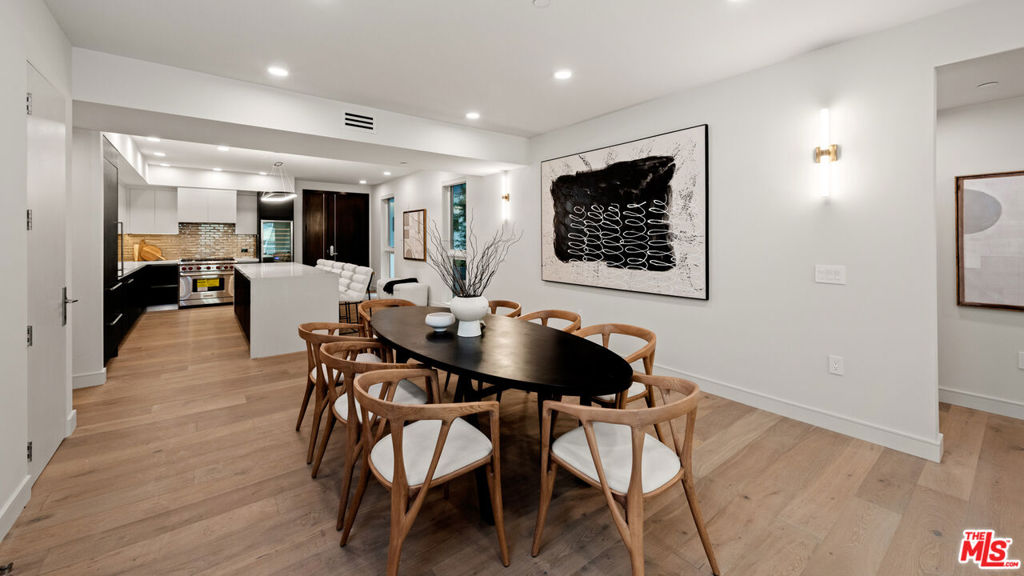 505 S Barrington Avenue 108