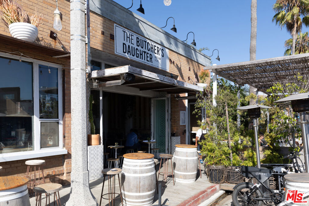 2616 Abbot Kinney Boulevard