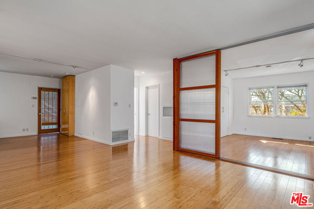 219 3rd Ave Unit: 1/2