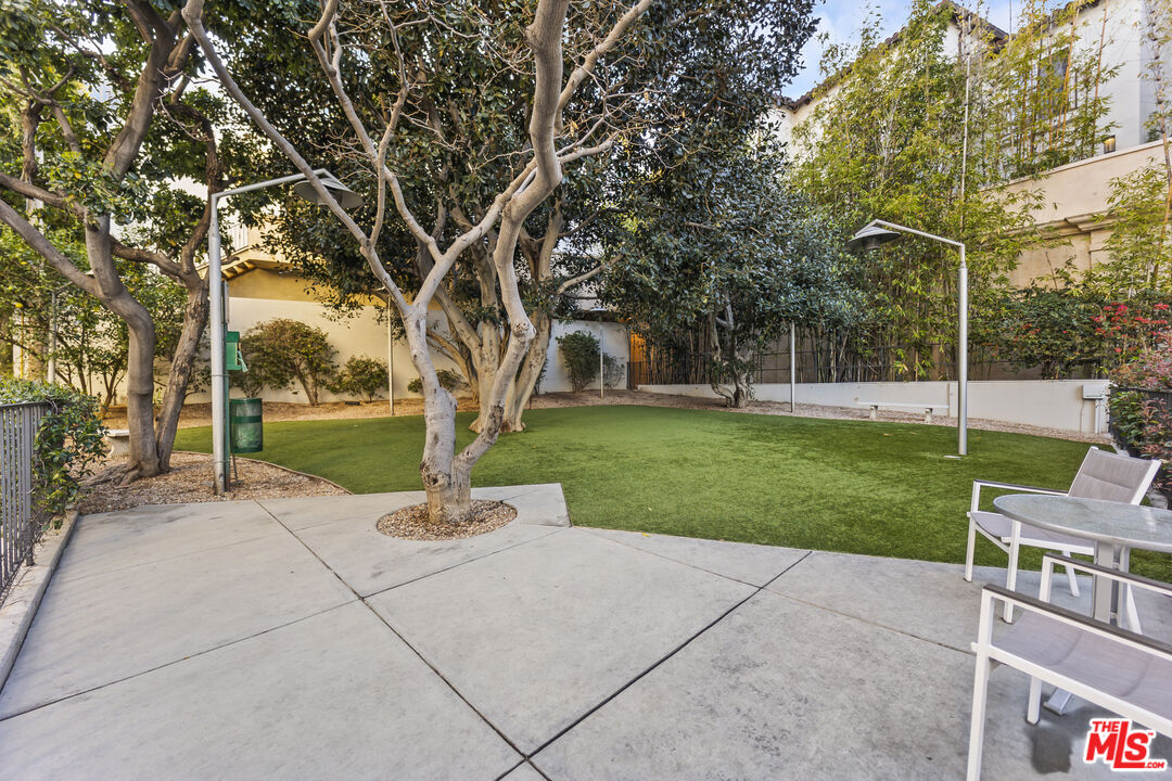 1155 N La Cienega Blvd Unit: 1102