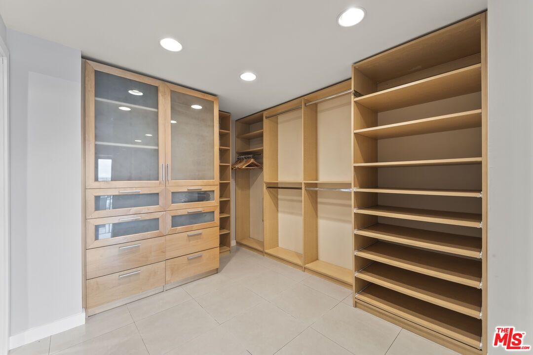 1155 N La Cienega Blvd Unit: 1102