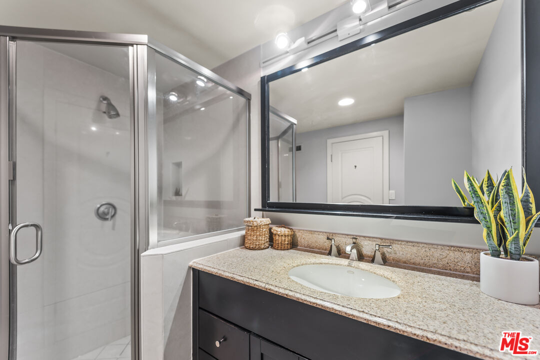 1155 N La Cienega Blvd Unit: 1102