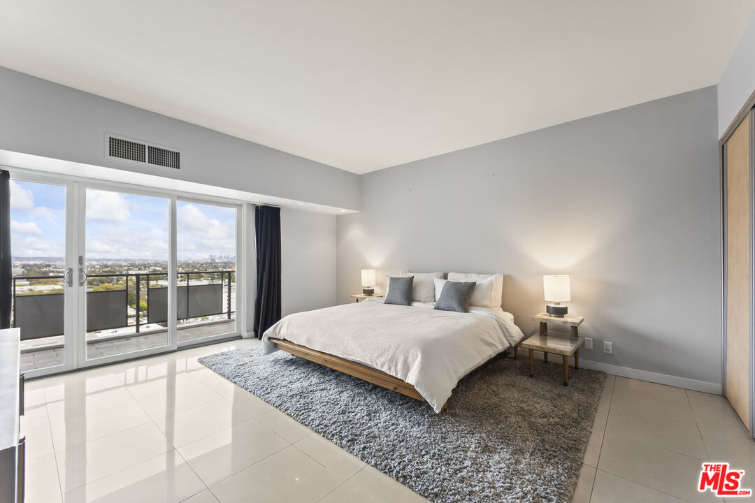 1155 N La Cienega Blvd Unit: 1102