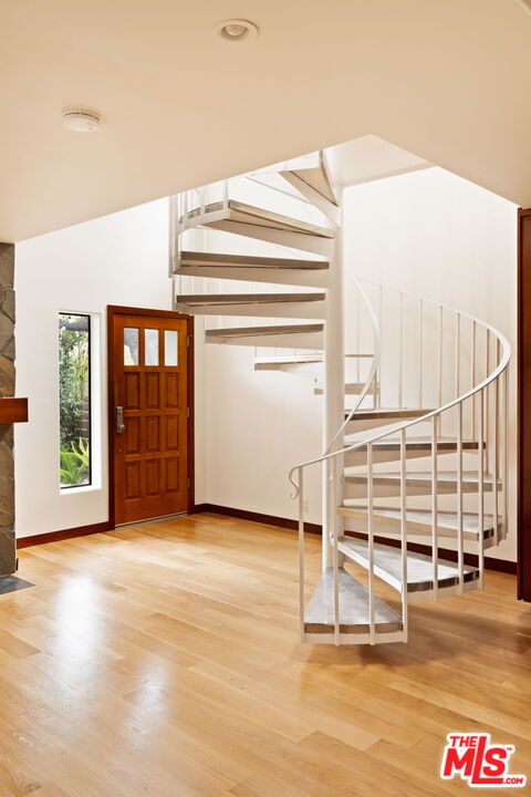 2325 Abbot Kinney Blvd