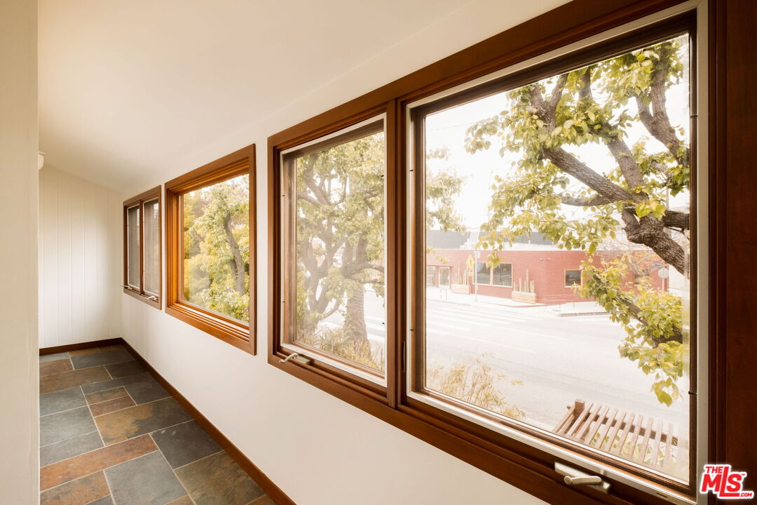 2325 Abbot Kinney Blvd