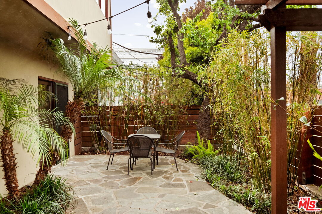 2325 Abbot Kinney Blvd