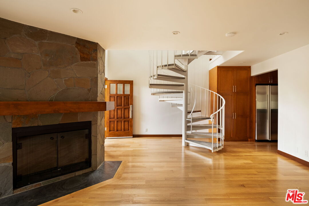 2325 Abbot Kinney Blvd